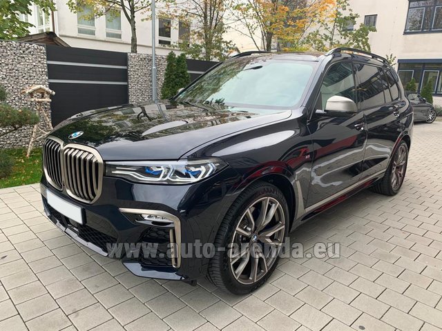 Rental BMW X7 M50d in Italy