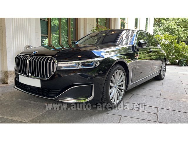 Rental BMW 730 d Lang xDrive M Sportpaket Executive Lounge in Naples airport