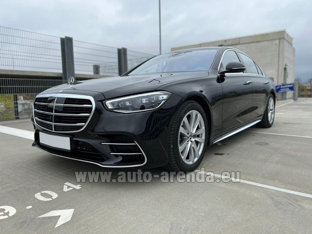 Rental Mercedes-Benz S 450 Long 4Matic AMG equipment in Roma-Fiumicino airport