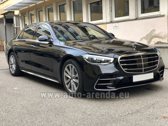 Rental Mercedes-Benz S-Class S580 Long 4MATIC AMG equipment W223 in Naples airport
