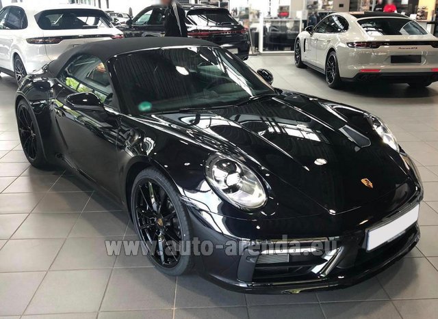 Rental Porsche 911 Carrera 4S Cabriolet (black) in Rimini airport