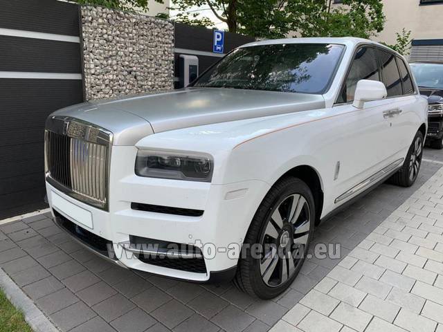 Transfer from Verona to Munich Airport General Aviation Terminal GAT by Rolls-Royce Cullinan Graphite car